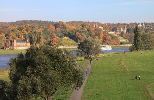 2013/10 – Herbstzeit an der ELBE in Dresden.