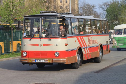 2014/04 - Die DVB präsentiert 100 Jahre Omnibus in Dresden.